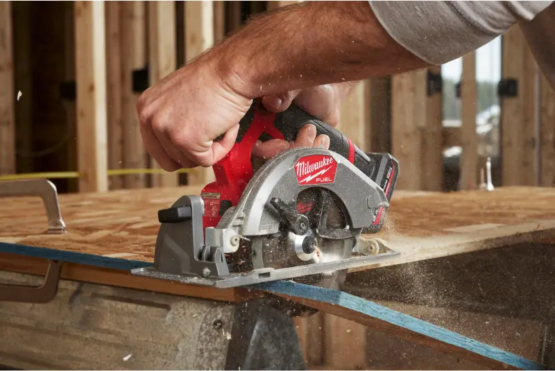 Aku kotoučová pila 140 mm Milwaukee M12 FCS442-502X (5,0 Ah) (MI4933493489)